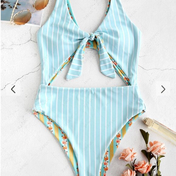 Zaful Reversible One-piece Swimsuit (high cut leg, retro prints) - Picture 7 of 9